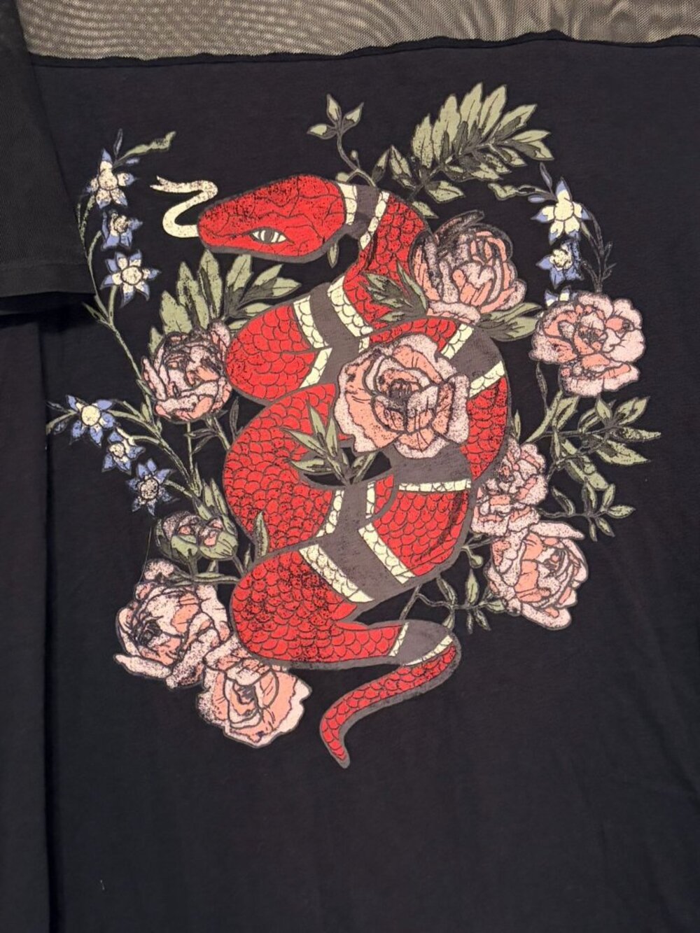 Torrid Black Red Mesh Snake Rose Pullover T-Shirt Blouse Size 1 1X - Picture 2 of 4